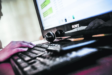 18% of women over 15 years of age in the EU have suffered serious episodes of digital violence.