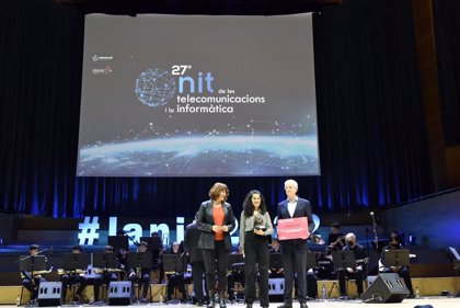 Laia Bonet, la tinenta d'Agenda 2030 de l'Ajuntament de Barcelona, ​​Marta Guardiola i Damián Pascual, director general d'Econocom 
