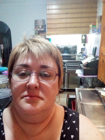 Carmen Sandonis en su bar-restaurante DTapes