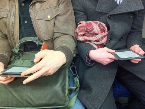 Ebooks. Imatge amb llicència CC BY-NC 2.0: flickr.com/photos/dgjones/5377718858/