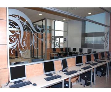 Ordinadors de la sala Òmnia al CTC Masquefa