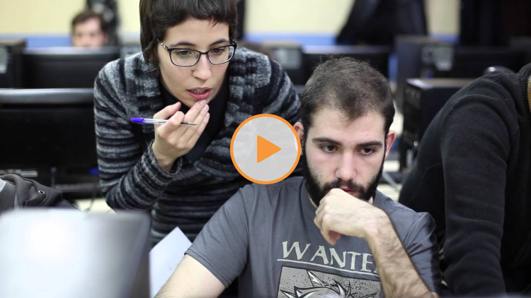 Embedded thumbnail for Vols trobar feina al sector mòbil? Apunta&#039;t a un cicle de formació professional!