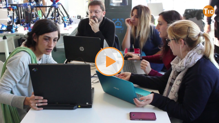 Embedded thumbnail for ¡El 3ª Encuentro de Robótica Creativa en vídeo!